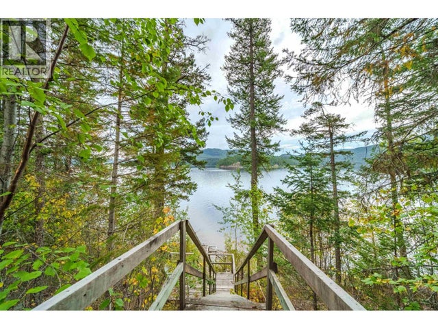 3825 Canim-hendrix Lake Road, Canim Lake