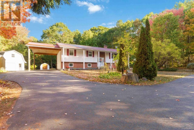 389 Hall Road, South Greenwood