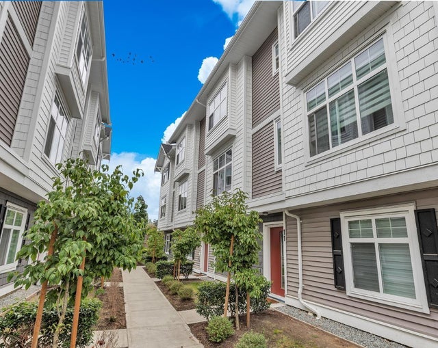 11 2033 Mckenzie Road, Abbotsford