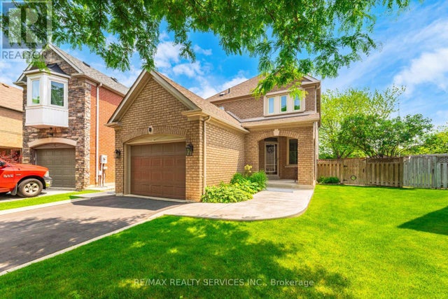 8 Inwood Place, Brampton (sandringham-Wellington)