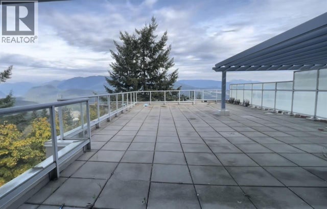 803 9262 University Crescent, Burnaby