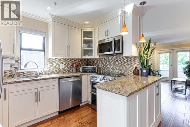 5 890 Broughton Street, Vancouver