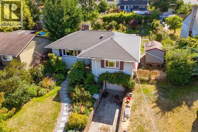645 Baker St, Saanich