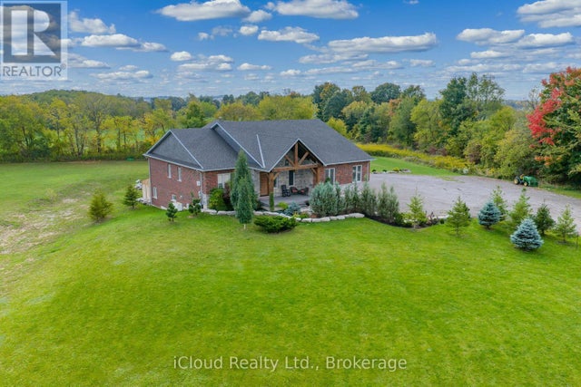 9449 Wellington 22 Road, Erin