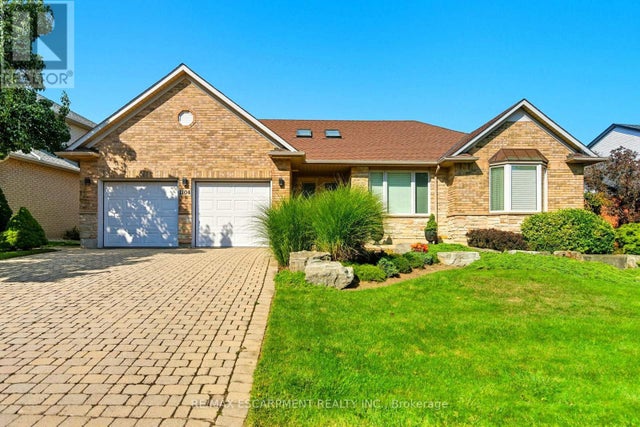 1104 Crofton Way, Burlington (tyandaga)