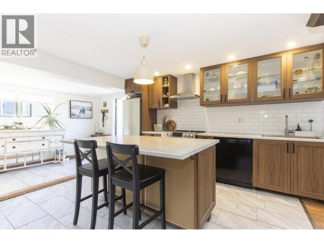 76 40157 Government Road, Squamish