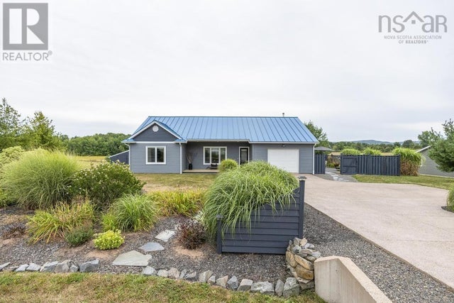 355 Falmouth Dyke Road, Falmouth