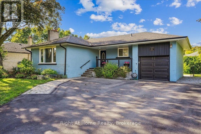 257 Wales Crescent, Oakville (br Bronte)