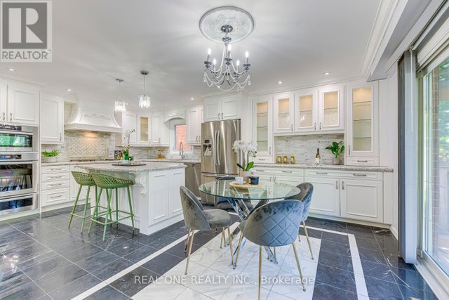 403 Glenashton Drive, Oakville (wc Wedgewood Creek)