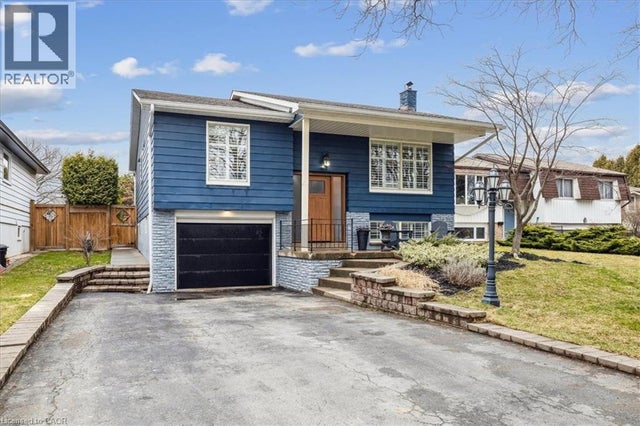 692 Catalina Crescent, Burlington