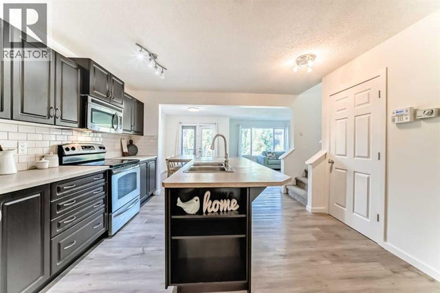 790 River Heights Crescent, Cochrane