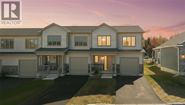 2 Huntingdon Circle, Fredericton