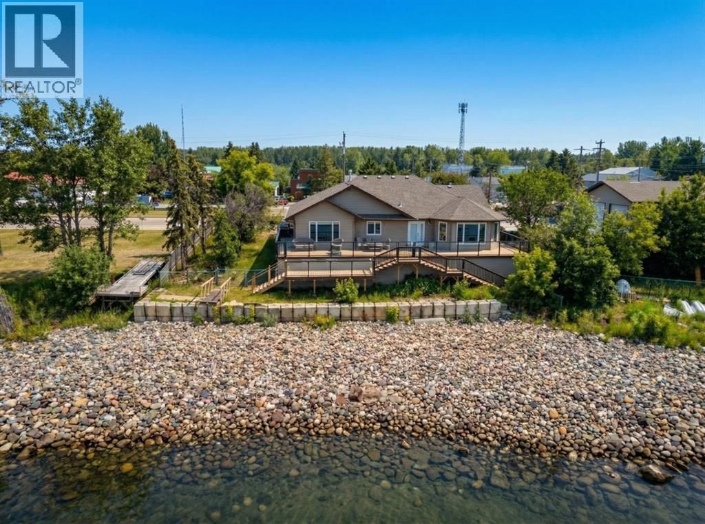 81 Peace River Avenue, Joussard