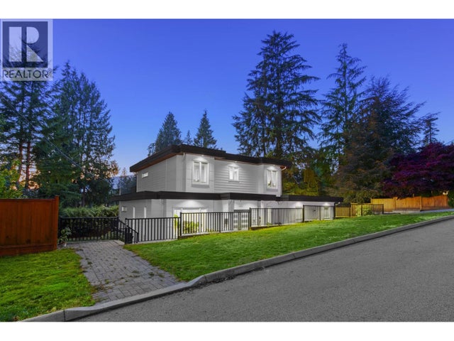 4935 Cedarcrest Avenue, North Vancouver