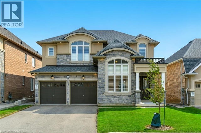 15 Robarts Drive, Ancaster