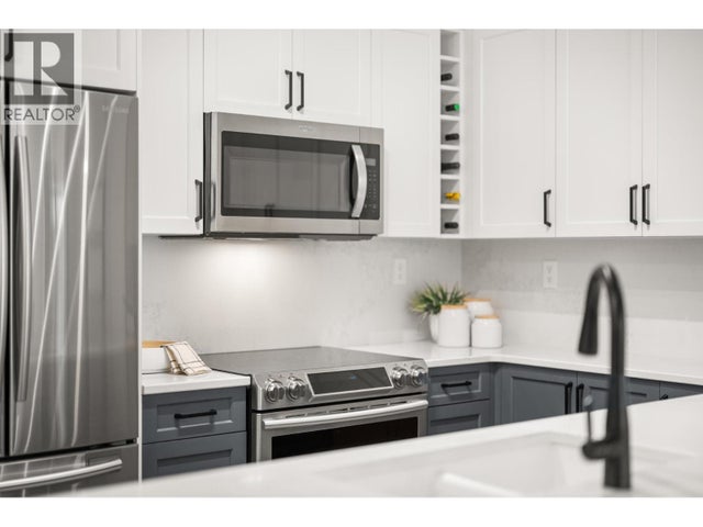 301 285 Ross Drive, New Westminster