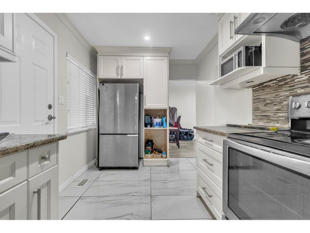 12552 99 Avenue, Surrey