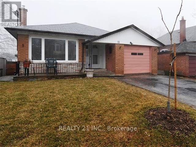 11 Heale Avenue, Toronto (birchcliffe-Cliffside)