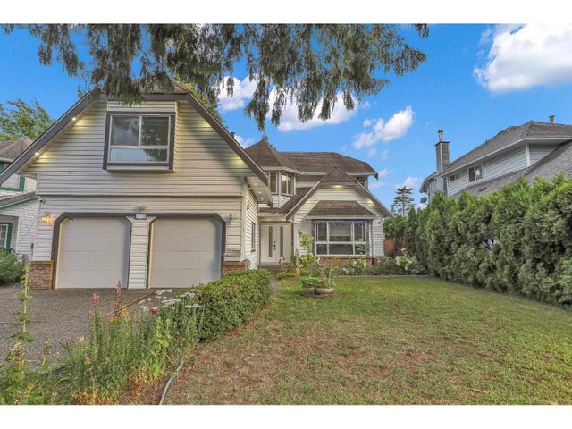 15738 97 Avenue, Surrey