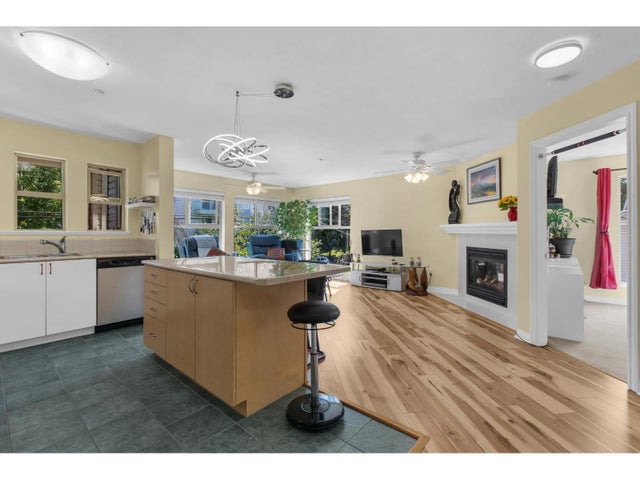 202 20237 54 Avenue, Langley