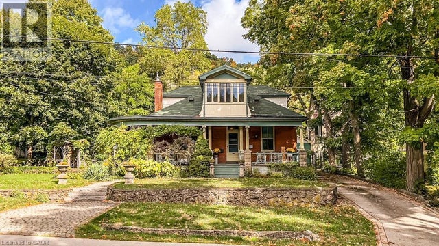 55 Cayley Street, Dundas