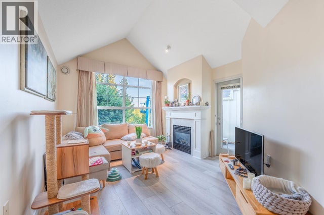 416 960 Lynn Valley Road, North Vancouver