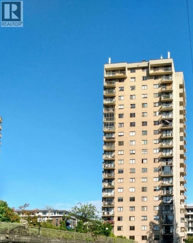 402 145 St. Georges Avenue, North Vancouver