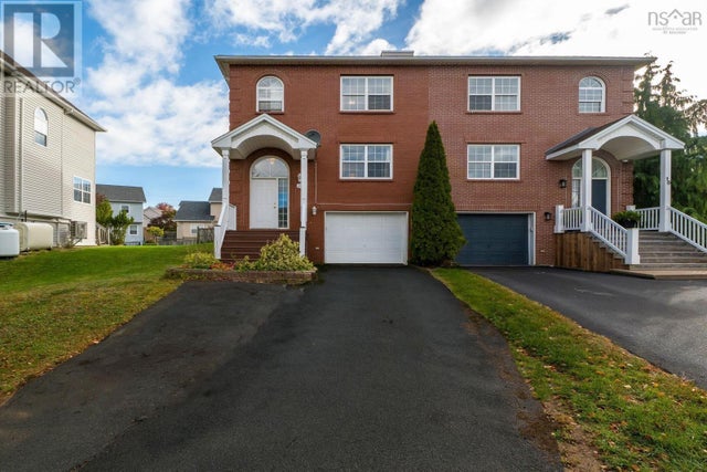 14 Suffolk Close, Halifax