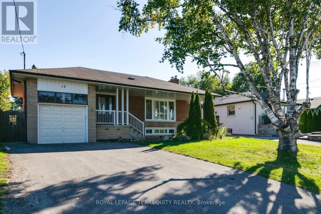 19 Wall Avenue, Toronto (humberlea-Pelmo Park)