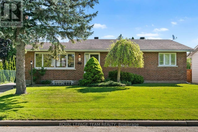 3 Millbrook Crescent, Ottawa