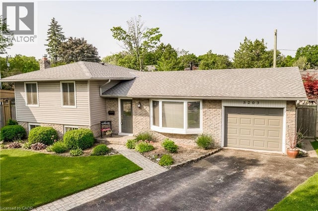 5203 Broughton Crescent, Burlington