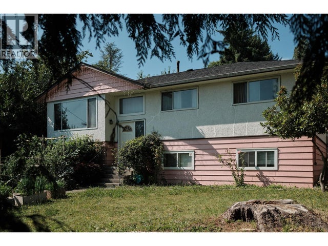 6717 Broadway, Burnaby