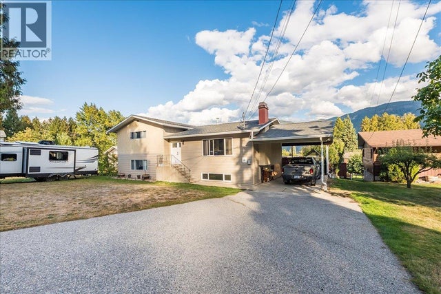 2621 10th Avenue, Castlegar
