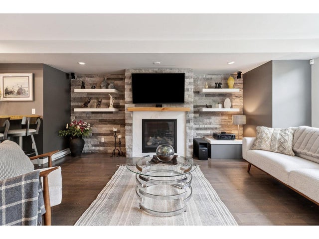 1 14820 Buena Vista Avenue, White Rock