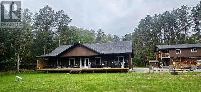 19 Northwoods Dr, Pancake Bay