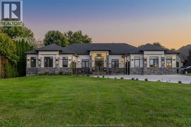 1316 Deer Run, Leamington