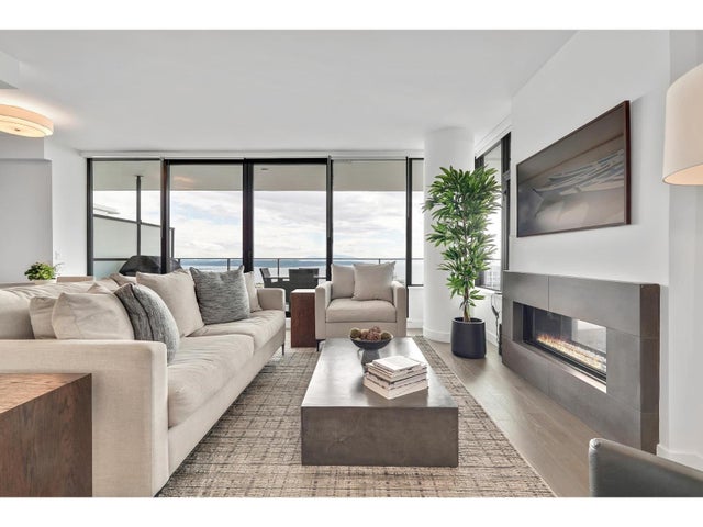 2305 1588 Johnston Road, White Rock