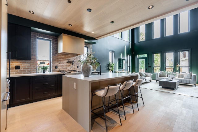 8194 201 Street, Langley