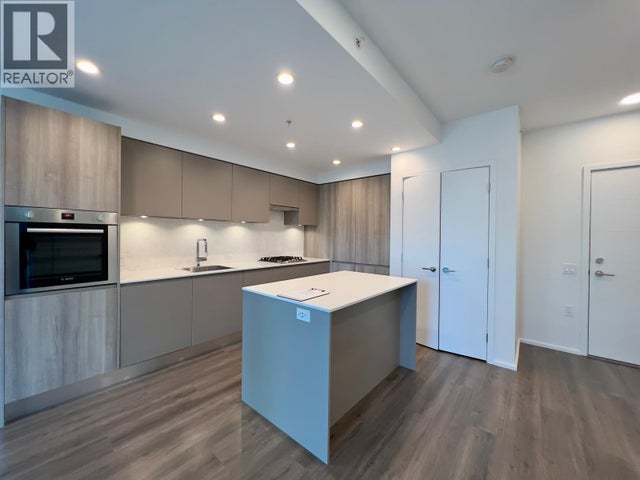 304 3809 Evergreen Place, Burnaby