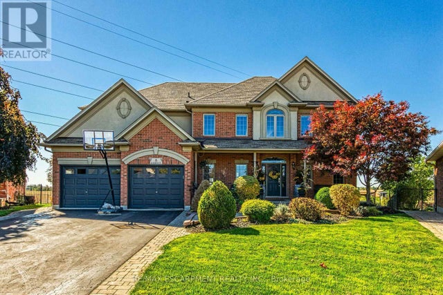 8 Blackburn Court, Haldimand