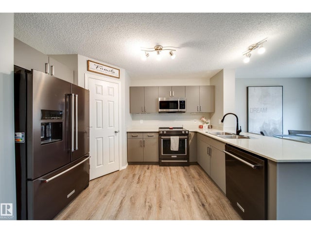 9040 Cooper Li Sw, Edmonton