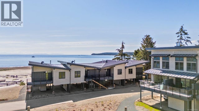 22 9022 Clarkson Ave, Black Creek