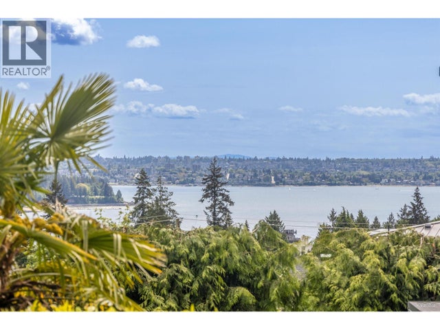 1752 Ottawa Place, West Vancouver