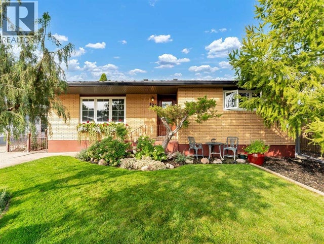 922 Bassett Crescent Nw, Medicine Hat