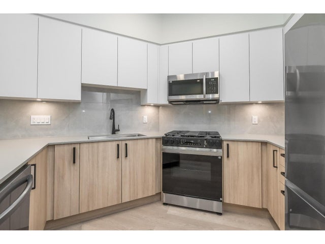 B42x 8230 Street, Langley