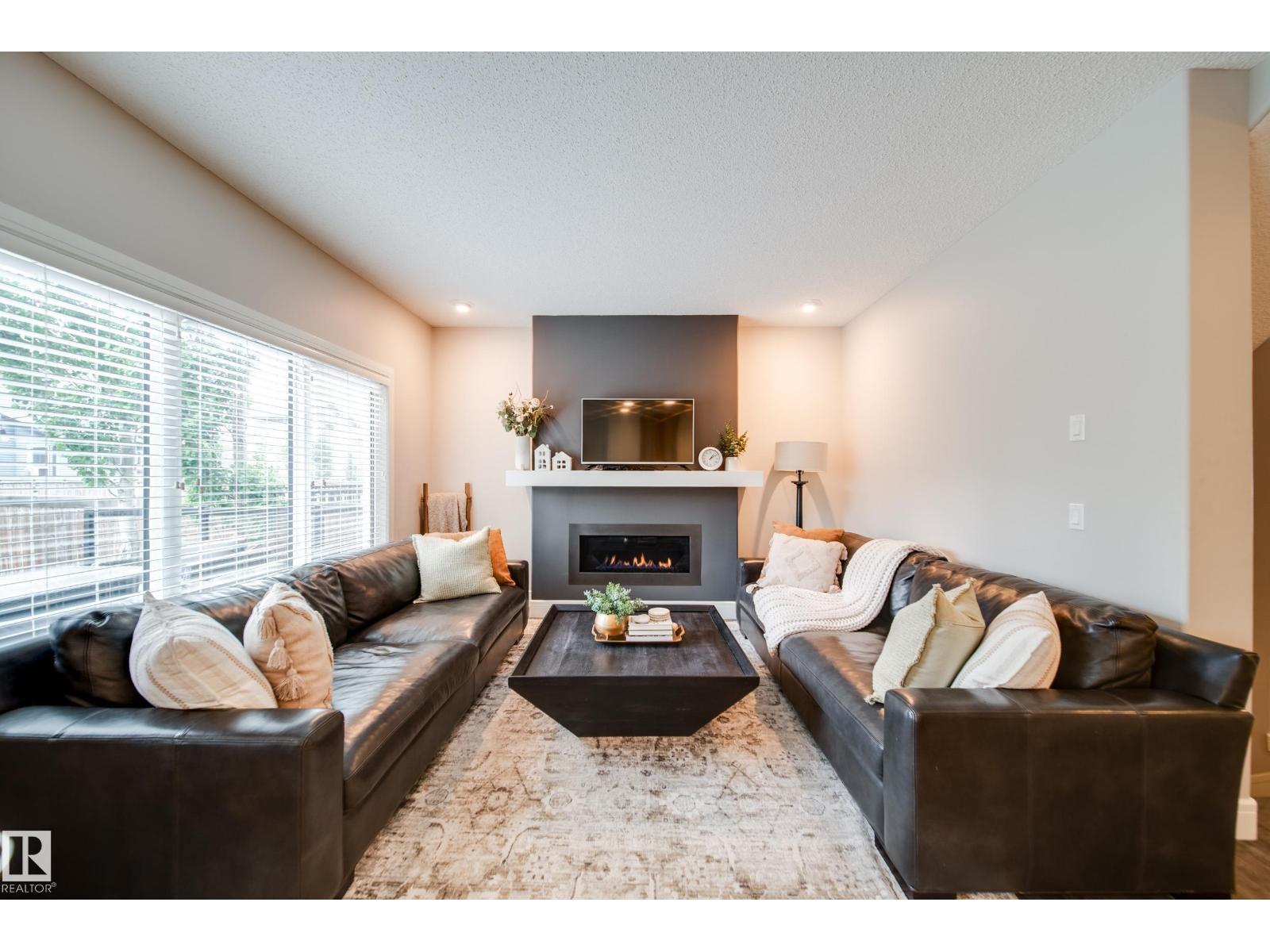 4373 Crabapple Cr Sw, Edmonton