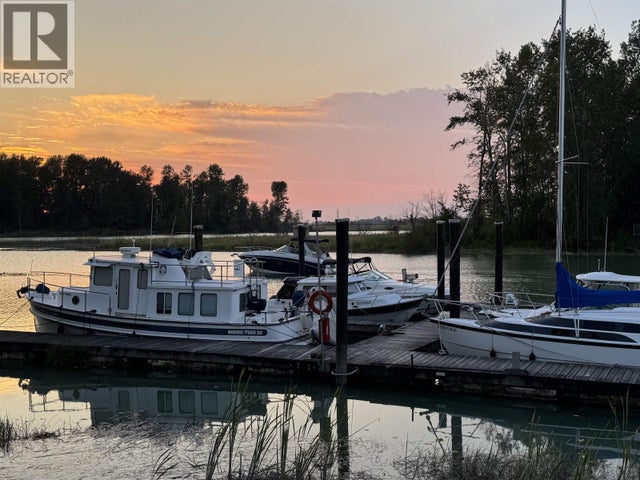 108 4753 W River Road, Delta