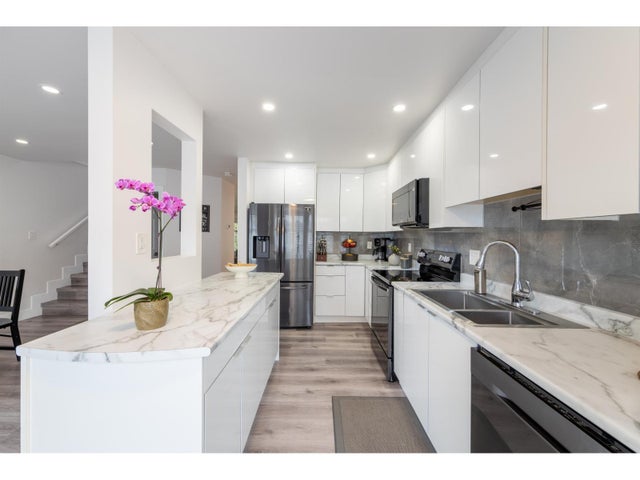 118 8060 121a Street, Surrey