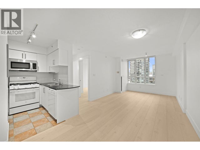 2501 63 Keefer Place, Vancouver