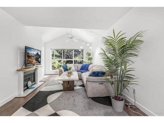 321 9688 148 Street, Surrey